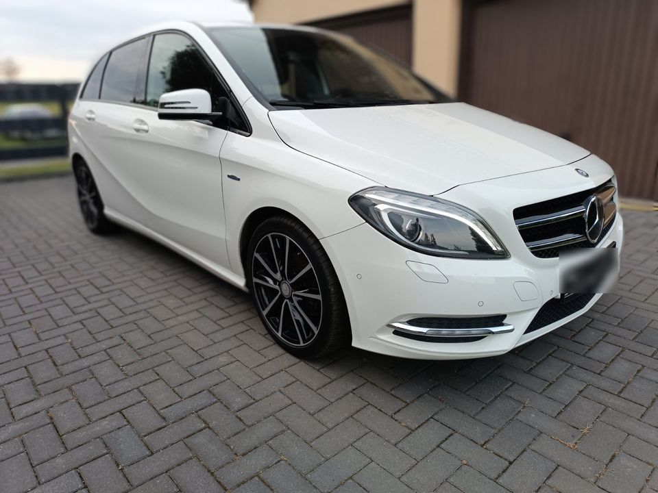 Mercedes B 200 Sportpaket Black Edition in Cottbus