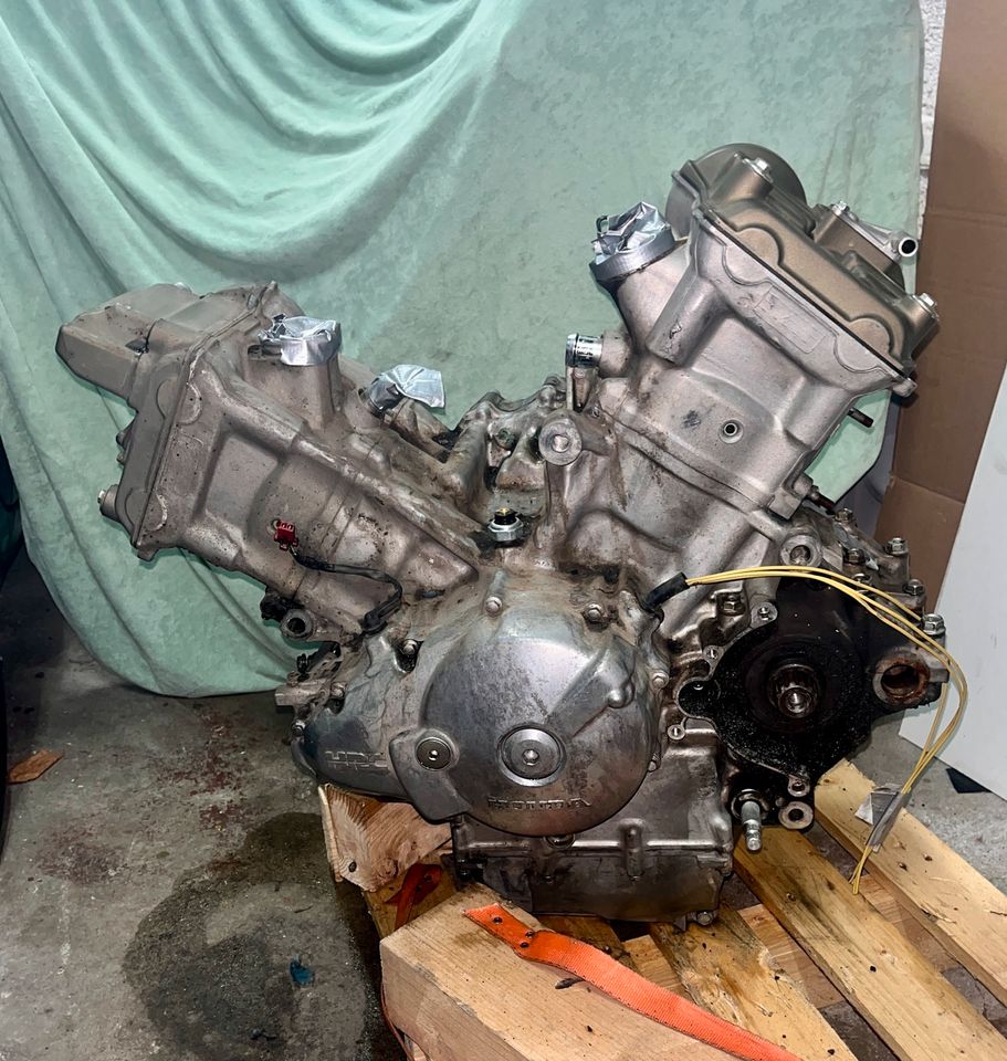 Honda VTR 1000 SP 2 Motor defekt in Rodgau