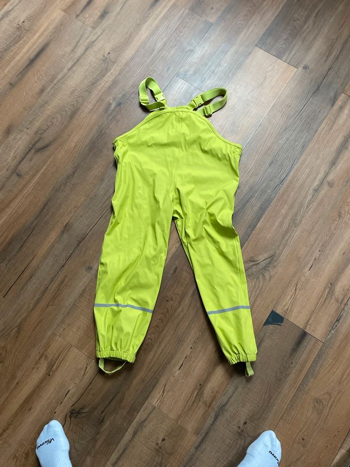 Regenhose Matschhose Hosenträger 122/128 Limette in Neustadt am Rübenberge