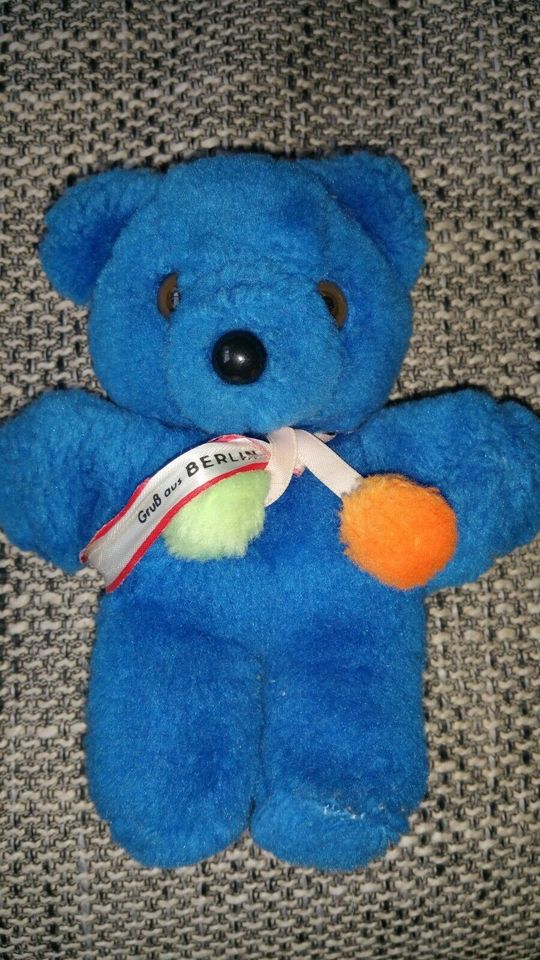 DDR Plüschtier Bär Teddy blau Gruß aus Berlin in Sachsen - Pegau | eBay  Kleinanzeigen ist jetzt Kleinanzeigen