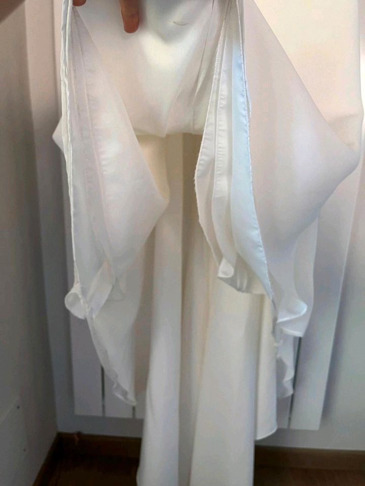 Hochzeitskleid, Brautkleid mit Rückenausschnitt Bianco Evento in Köln