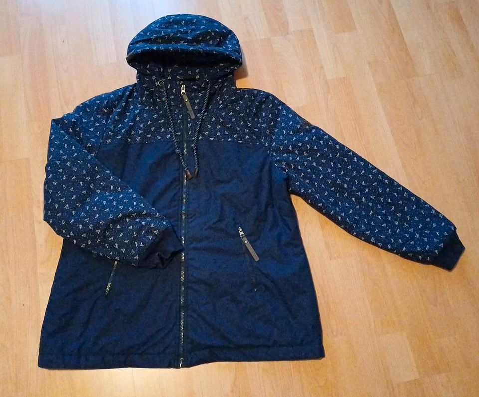 Winterjacke 48 in Regis-Breitingen