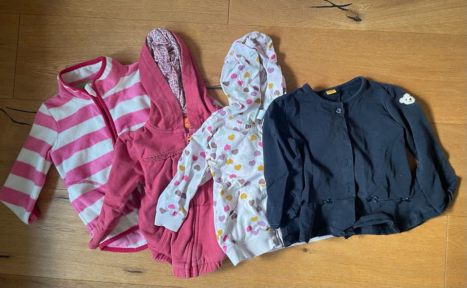 Mädchen Ausstattung Kleidungspaket Gr. 80 ca. 90 Teile in Hohenwestedt