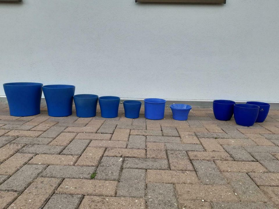 Blumentopf blau 10x vorhanden in Zusmarshausen