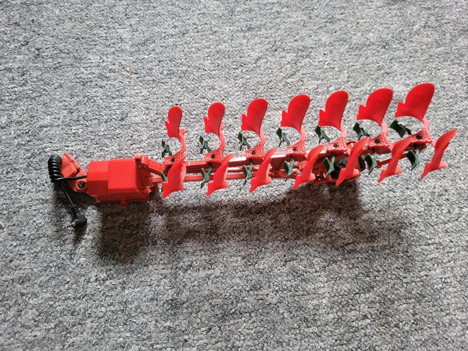 plus Hektor 1000Vario Vogel Noot Drehpflug von Siku Control in Mittelangeln