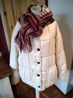 Tolle warme beige ZARA STEPPJACKE WINTER GR XL Niedersachsen - Westoverledingen Vorschau