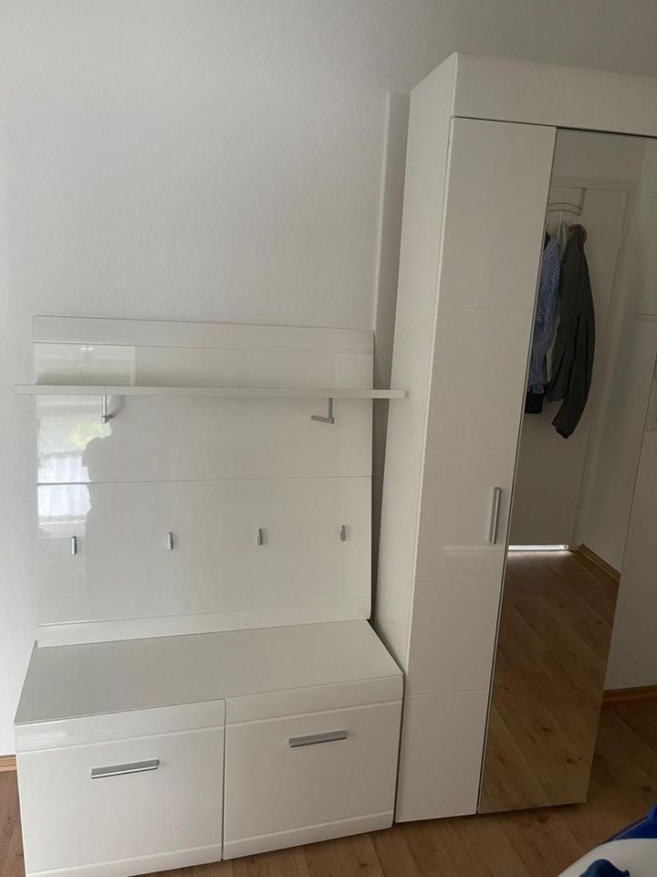 Garderobe Hochglanz weiß 3 Teilig in Heidelberg