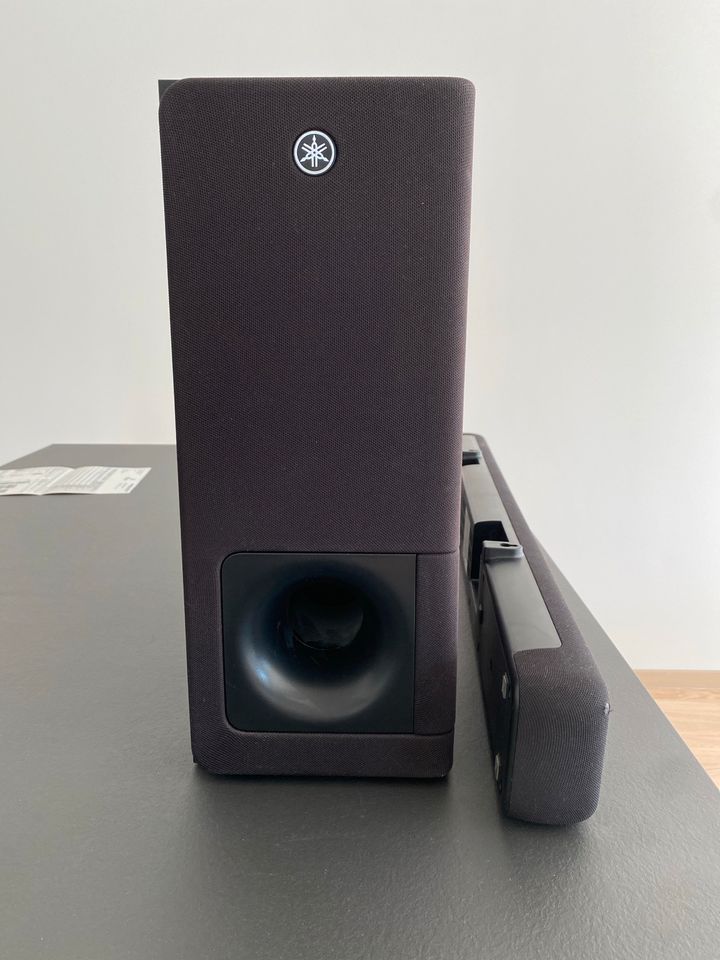 Soundbar YAMAHA yas 207 mit kabellosem Subwoofer in München