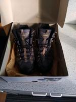 Meindl Wanderstiefel  Uk 10 44.5  3458-31 Stiefel Niedersachsen - Barum b Bad Bevensen Vorschau