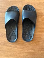Badeschuhe / Badelatschen Größe 38 neuwertig Hessen - Braunfels Vorschau