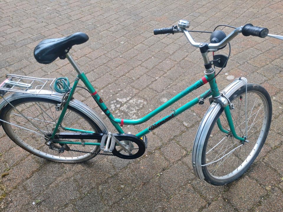 Diamand Damenfahrrad - Originalzustand DDR - fahrbereit - grün in Dresden