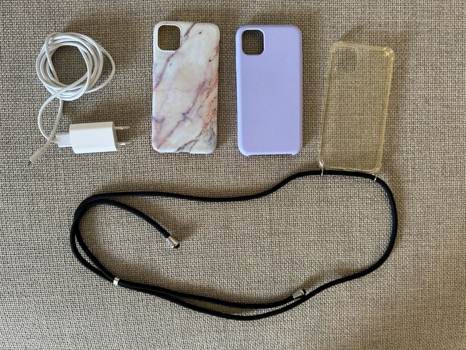 Apple Iphone 11 64GB in Violett in Ladenburg