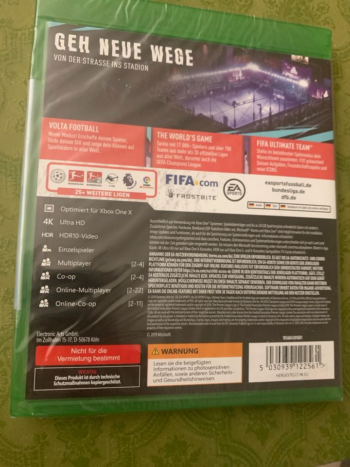 FIFA20 xbox NEU OVP in Halver