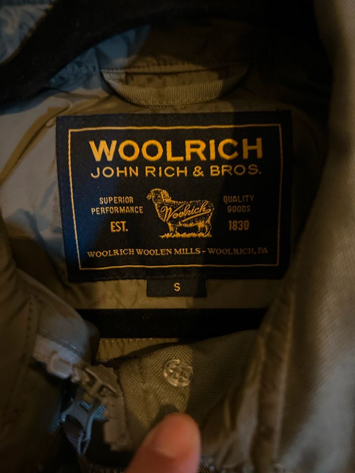 Woolrich Mantel Parka Jacke Trenchcoat in Duisburg