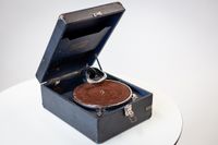 THORENS Grammophon Portabler Schallplattenspieler - BRITANNIA Niedersachsen - Hemmingen Vorschau