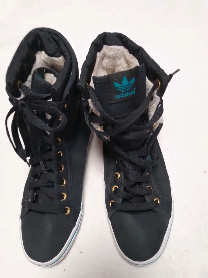 Adidas Damen Chucks gr.38,Winter Stiefel,Boots,Schuhe,VB.10 €. in  Rheinland-Pfalz - Zell (Mosel) | eBay Kleinanzeigen ist jetzt Kleinanzeigen