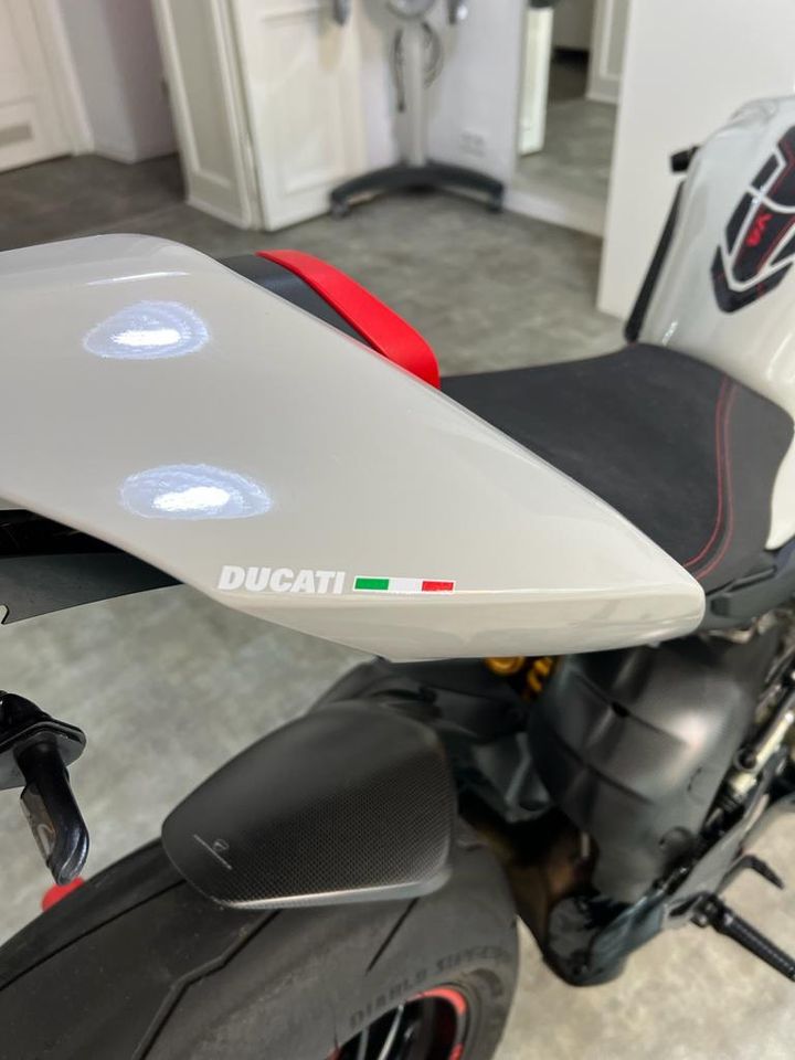 Ducati Panigale V4 S 2022 (Carbon Paket)Service,TÜV, Reifen Neu! in Berlin