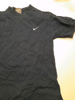Nike t-shirt Größe 146/152 dunkelblau top Zustand Nordrhein-Westfalen - Recklinghausen Vorschau