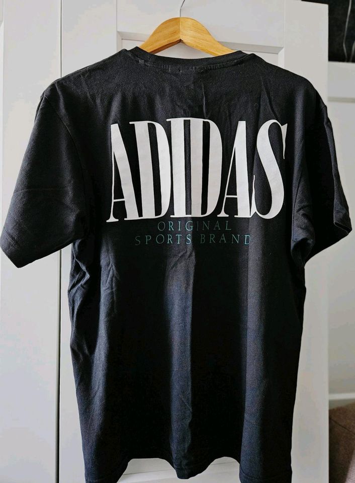 Adidas Shirt in Borna
