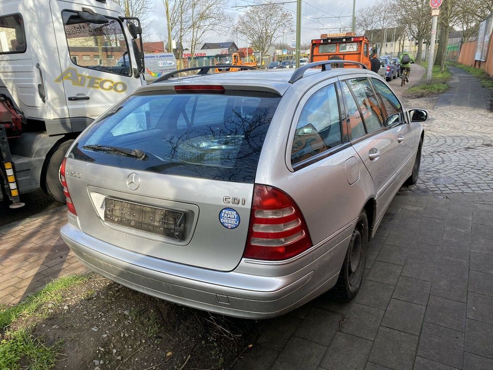 Mercedes C203 Diesel Motor 2,2 Cdi Motor.nr. 64696230083366 in Duisburg