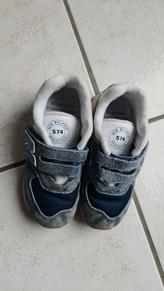 New Balance Kinder Schuhe Gr 28 in Überherrn