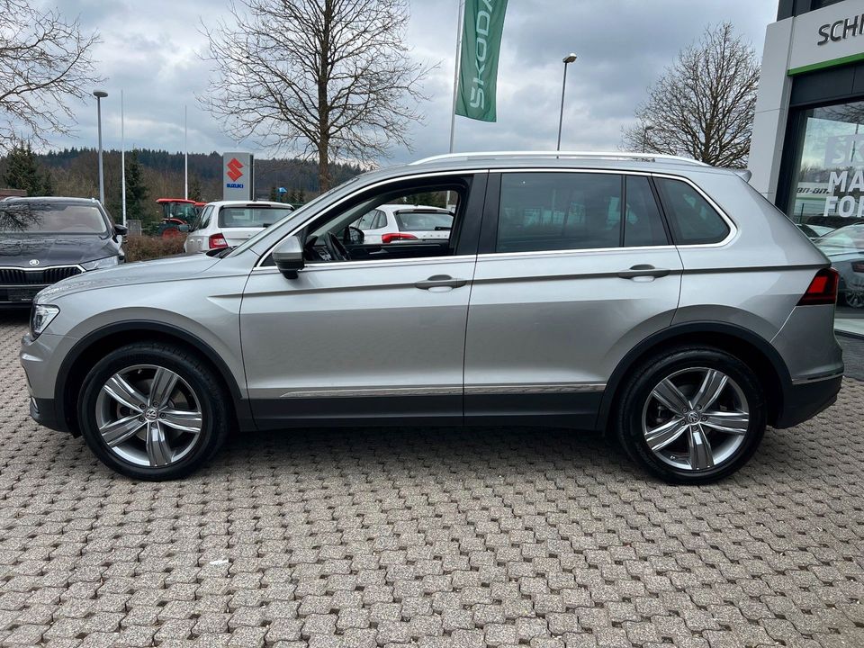 Volkswagen Tiguan Highline 4Motion Navi+LED+Panodach+AHK in Olpe