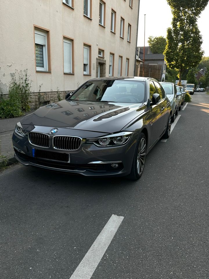 BMW 330i XDrive x Luxury Line in Stolberg (Rhld)