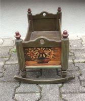 Antik DDR Spielzeug Vintage Puppenbett, Puppenwiege aus Holz Frankfurt am Main - Nordend Vorschau