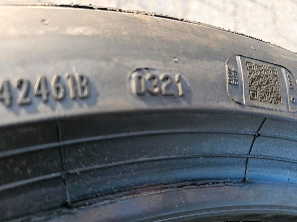 NEUWERTIG BMW 3 ☆ Pirelli Sommerreifen 2x 225/45 R18 -- 255/40 18 in Sindelfingen