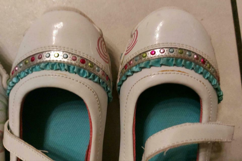 Set ! Tolle Skechers Schuhe Gr. 36 Ballerina und Sneaker in Rendsburg