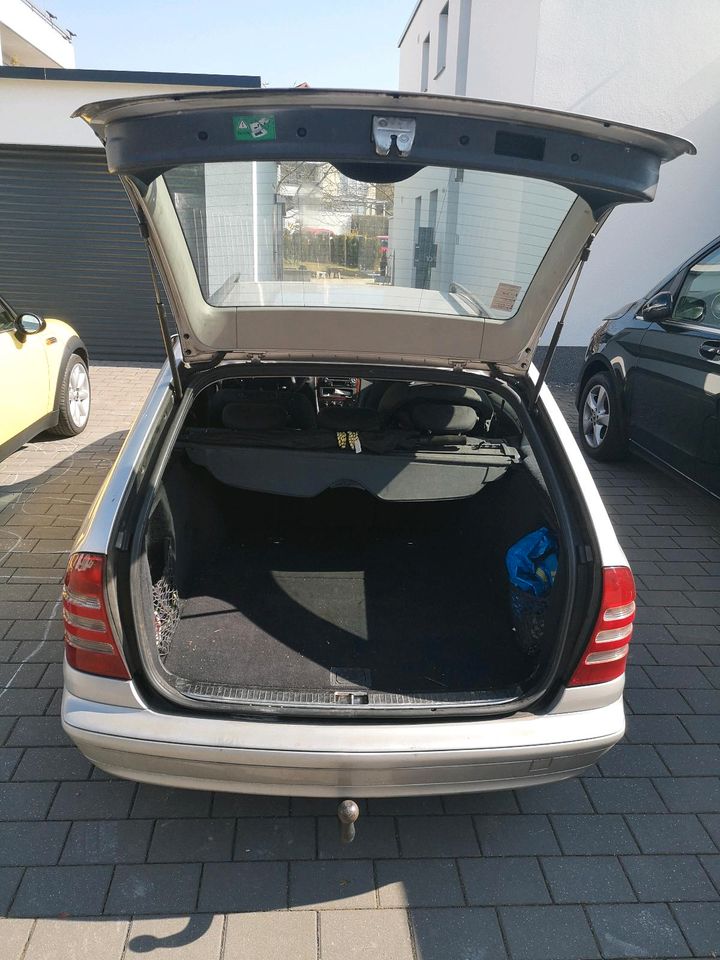 Mercedes Benz s203 w203 c-klasse in Winnenden