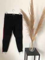 Jeans mit seitlichen Streifen Hessen - Wiesbaden Vorschau