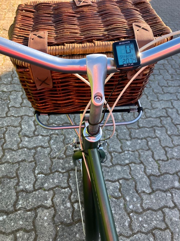 City Bike Fahrrad Elops 520 khaki olive M 28“ + Korb + Tacho in Hamburg