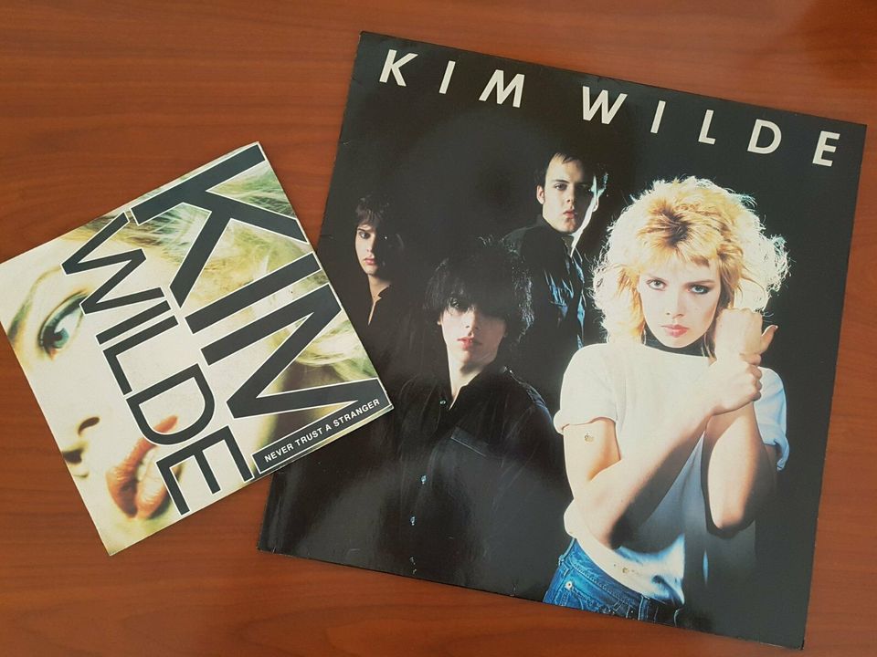 Kim Wilde Kim Wilde Vinyl + Never trust a stranger Single `45 in Hamburg