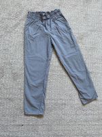 Gr.134 Sommerhose Paperbag Hose grau Nordrhein-Westfalen - Herford Vorschau