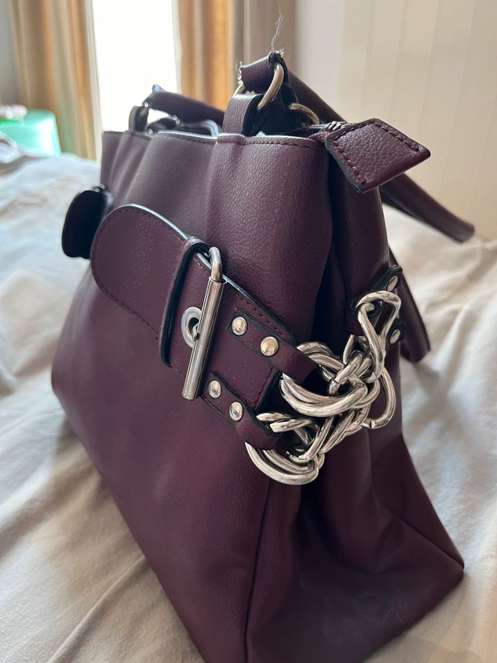 Handtasche Oasis Weinrot Metall Bordeaux in Köln