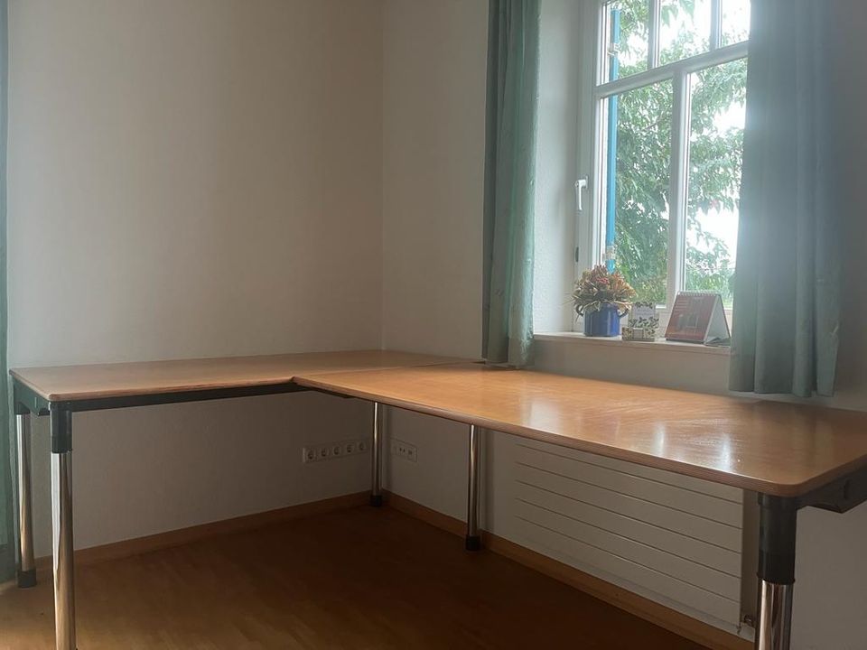 Schreibtisch (Eckschreibtisch) in Mömbris