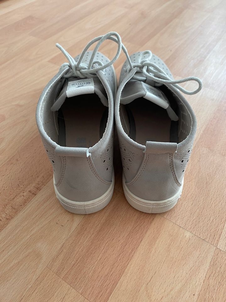 Damen Mustang Schnürschuhe Sneaker grau neu Gr. 40 in Bonn