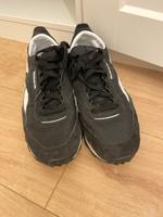 Reebok Sneaker schwarz weiß gr.44 Berlin - Schöneberg Vorschau