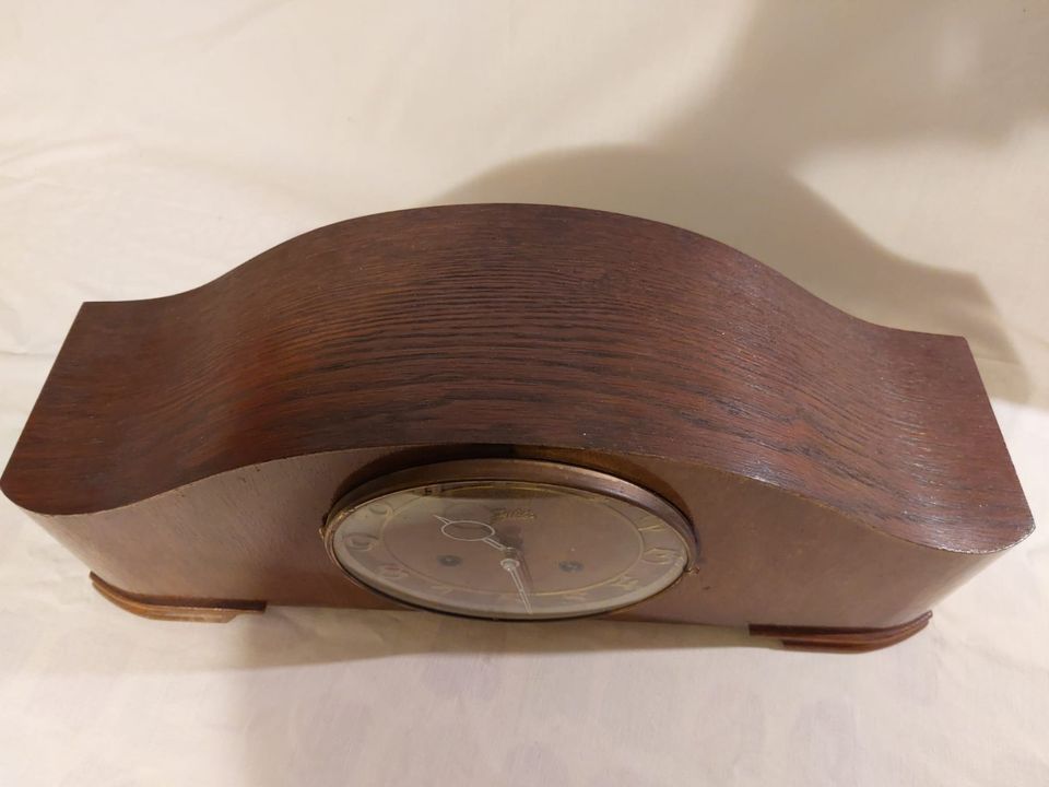 kleine Antike Standuhr Kaminuhr Uhr aus Holz Juba ca. 1953 in Lägerdorf