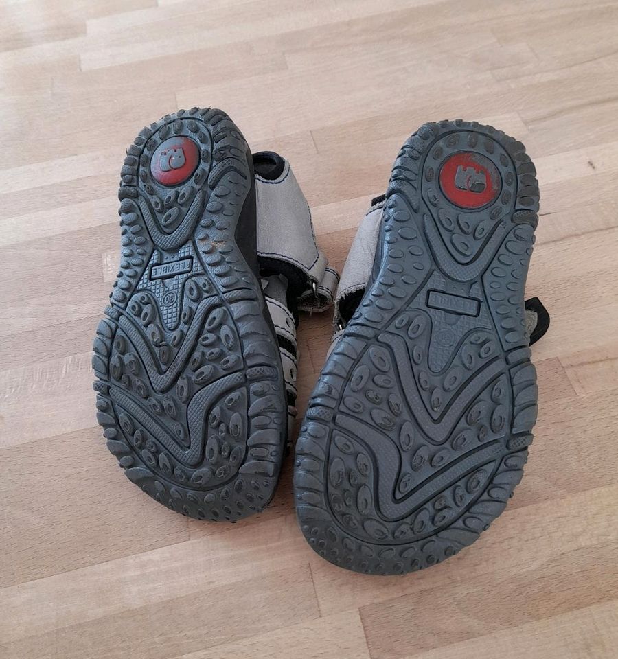 Elefanten Sandalen Flexible Sohle Größe 30 in Drolshagen