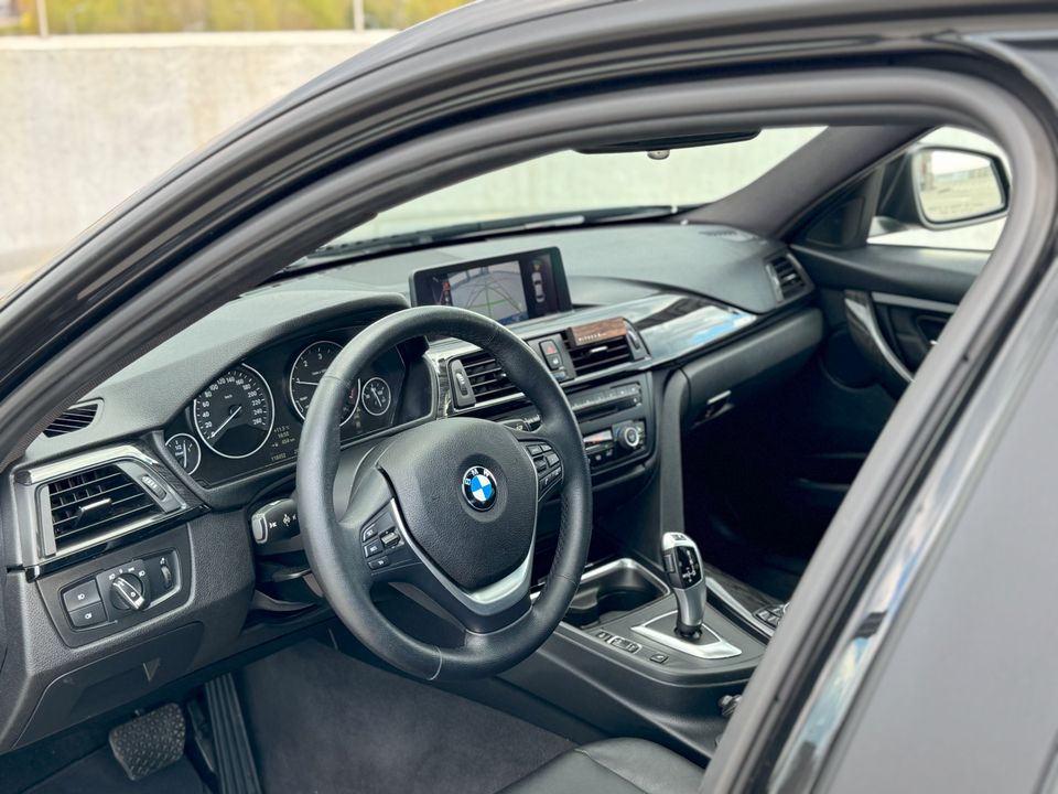 BMW 320d xDrive M-Performance/Kamera/Adaptive-LED/Carplay in Berlin