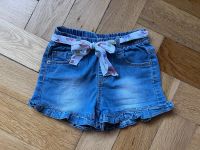 Süße Jeans Shorts mit Rüschen Kurze Hose Bermuda Gr. 104 München - Schwabing-West Vorschau