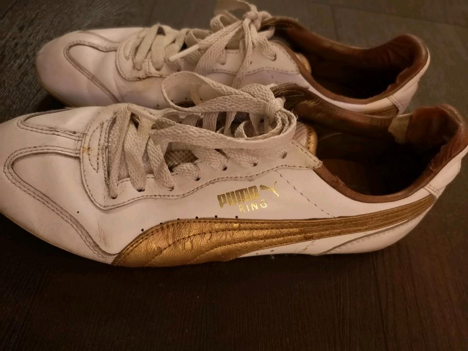 Puma Turnschuhe Sneaker Weiß Gold mit heller Sohle  Gr. 37,5 in Calberlah