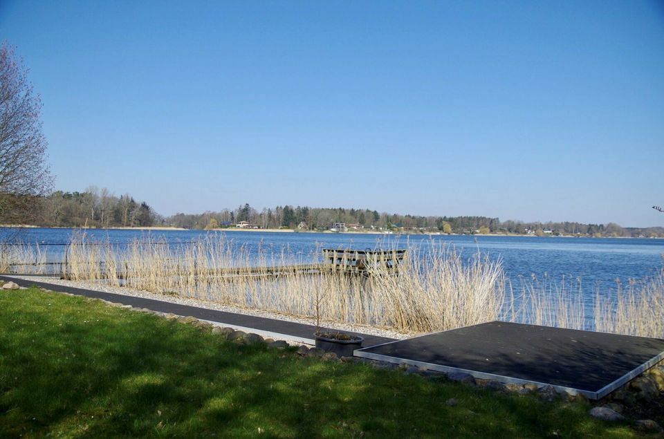 LUXUS Ferienhaus am See riesiger Garten, Boot, Hunde, 8 Personen in Nortorf