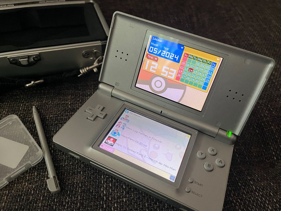 Nintendo DS mit Koffer in Köln