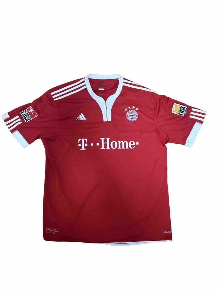 FC Bayern München Trikot Robben 2009/10 in München