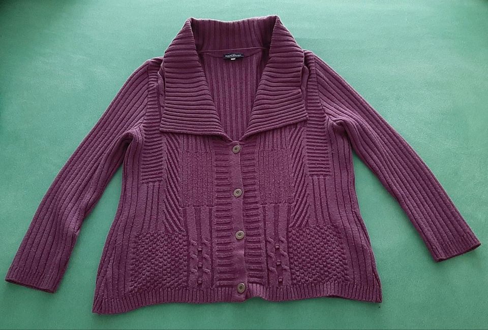 Strickjacke mit langen Ärmeln Gr. 44 in Remseck am Neckar