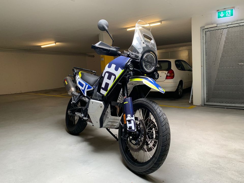 Husqvarna Norden 901 individuelle Dekore und Sitzbank Bezüge in Augsburg