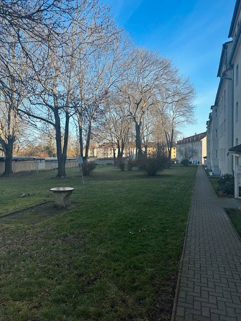 1-Raumwohnung in ruhiger Lage, frisch renoviert und mit Gartenblick in Aschersleben